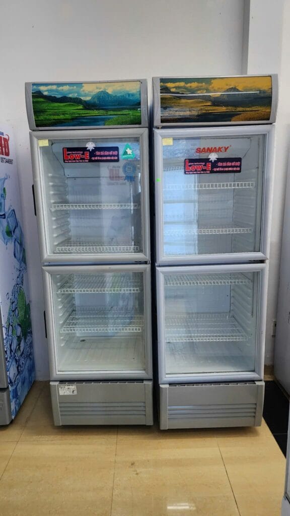 z7037354308556 18162ff7e013a17b5b5f7475946f1708 with metadata