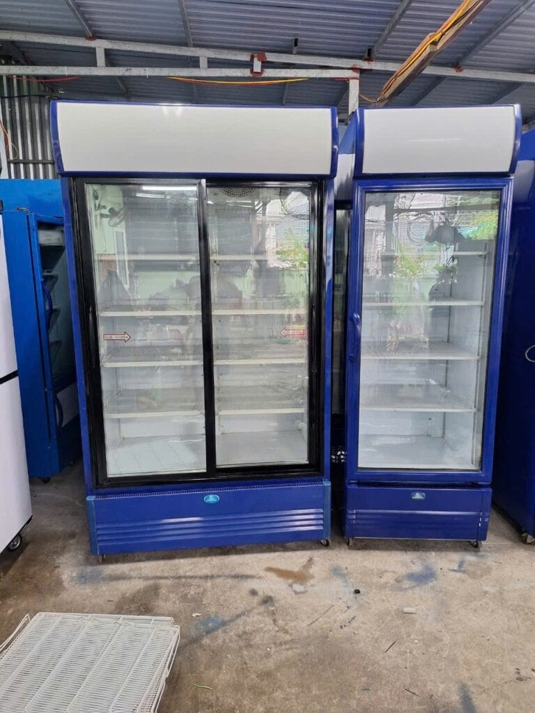 z7037367098489 e99d141db0304777b51542ba55273bbb with metadata