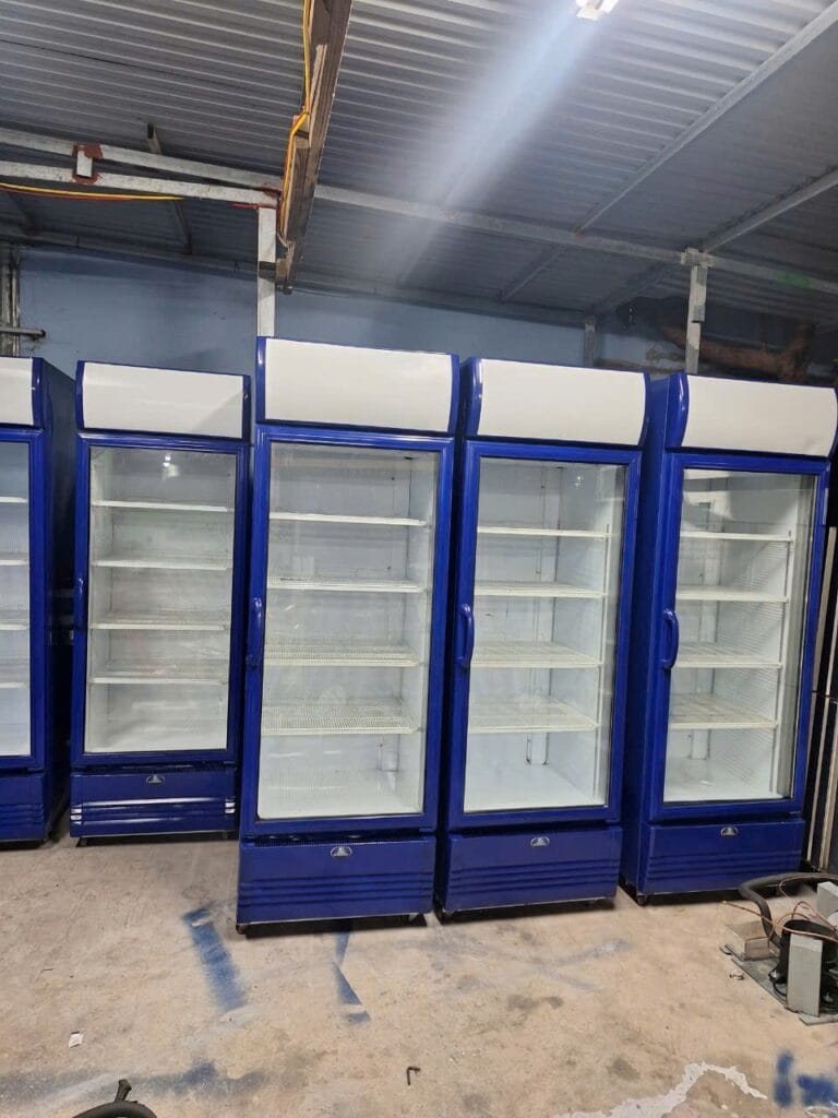 z7037368378848 66e255a9fb5012a40f3511a4feb8df0b with metadata